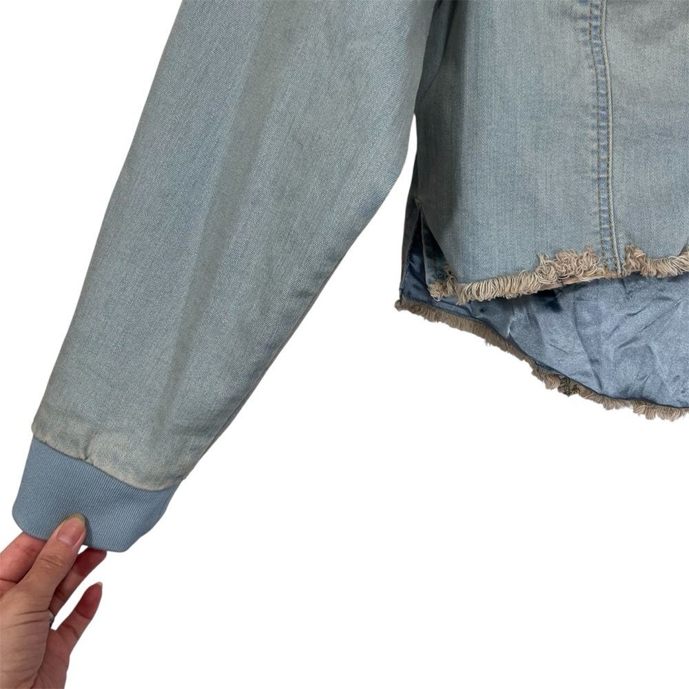 Universal Thread Light Blue Denim Jacket Frayed Hem L - Picture 5 of 8
